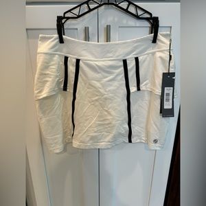 NWT LIJA Fuse Bounce tennis skirt white in size medium.
